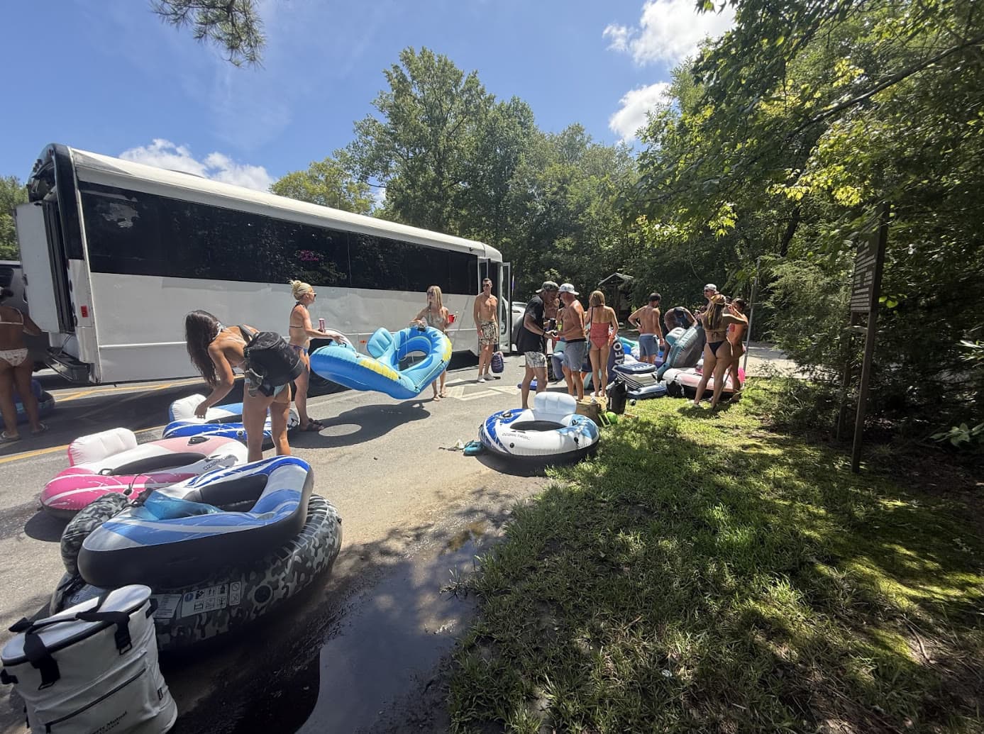Carolina Tiki luxury pontoon on Lake Norman with Prestige Worldwide guests on board