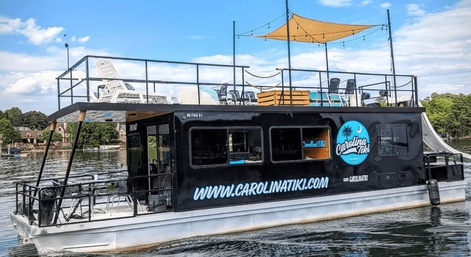 Carolina Tiki captained boat on Lake Norman with group ready for a day on the water